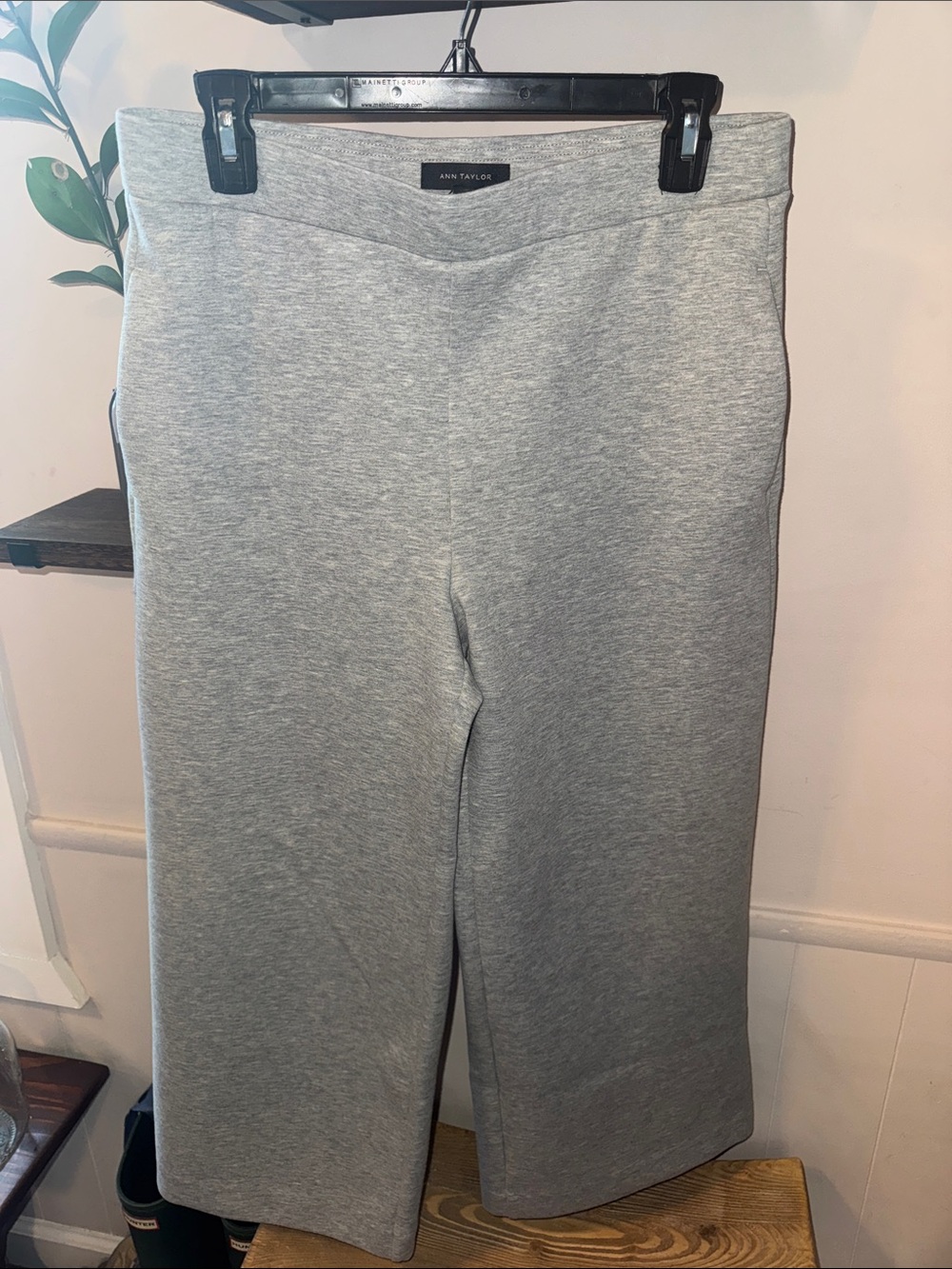 Ann Taylor Light Heather Gray Wide-Leg Cropped Knit Pants Size Medium